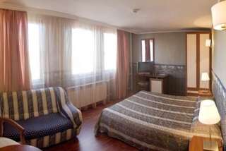 Отель Aneli Hotel Банско Двухместный номер с двуспальной кроватью и дополнительной кроватью-6